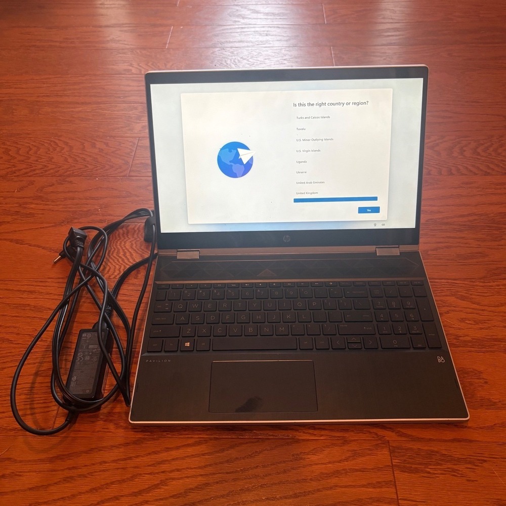 HP Pavilion x360 15.6" Touch i5-8250U 8GB RAM Windows 11 Silver 2-in-1 Laptop
